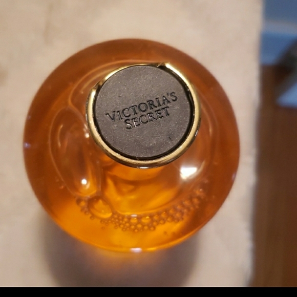 NEW DISCONTINED Bare vanilla refreshing shower gel victorias secret - Picture 3 of 4